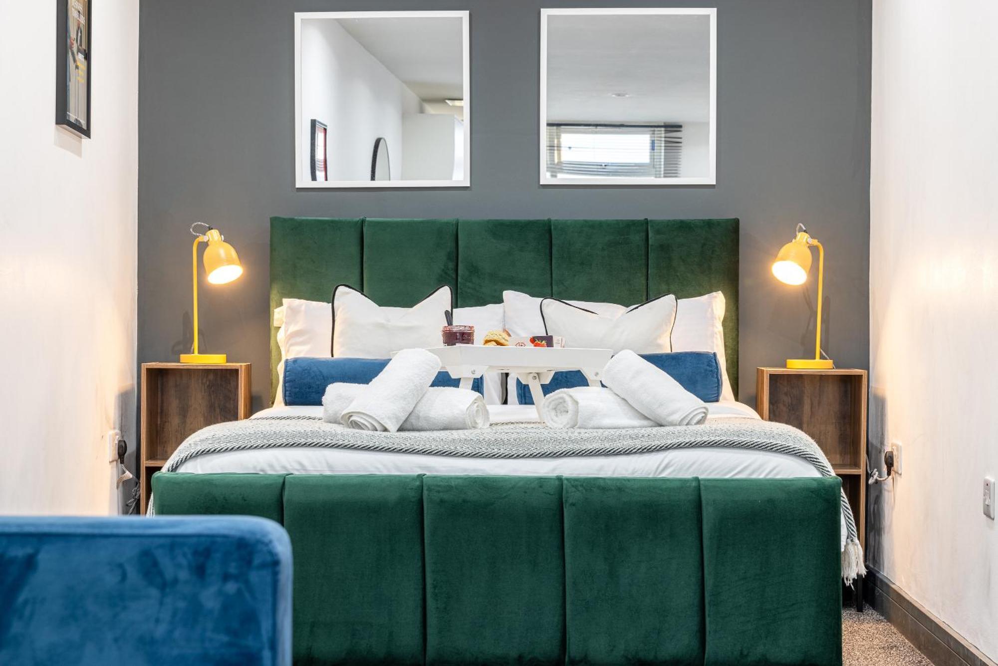 Rnm - Business Contractor & Proffesionals, Private Access & Entire Place, Kitchen & Washroom With Amenities, Smart Tv, Easy Access, Fast Wifi, Parking Nearby, Great Transport Links Apartamento *