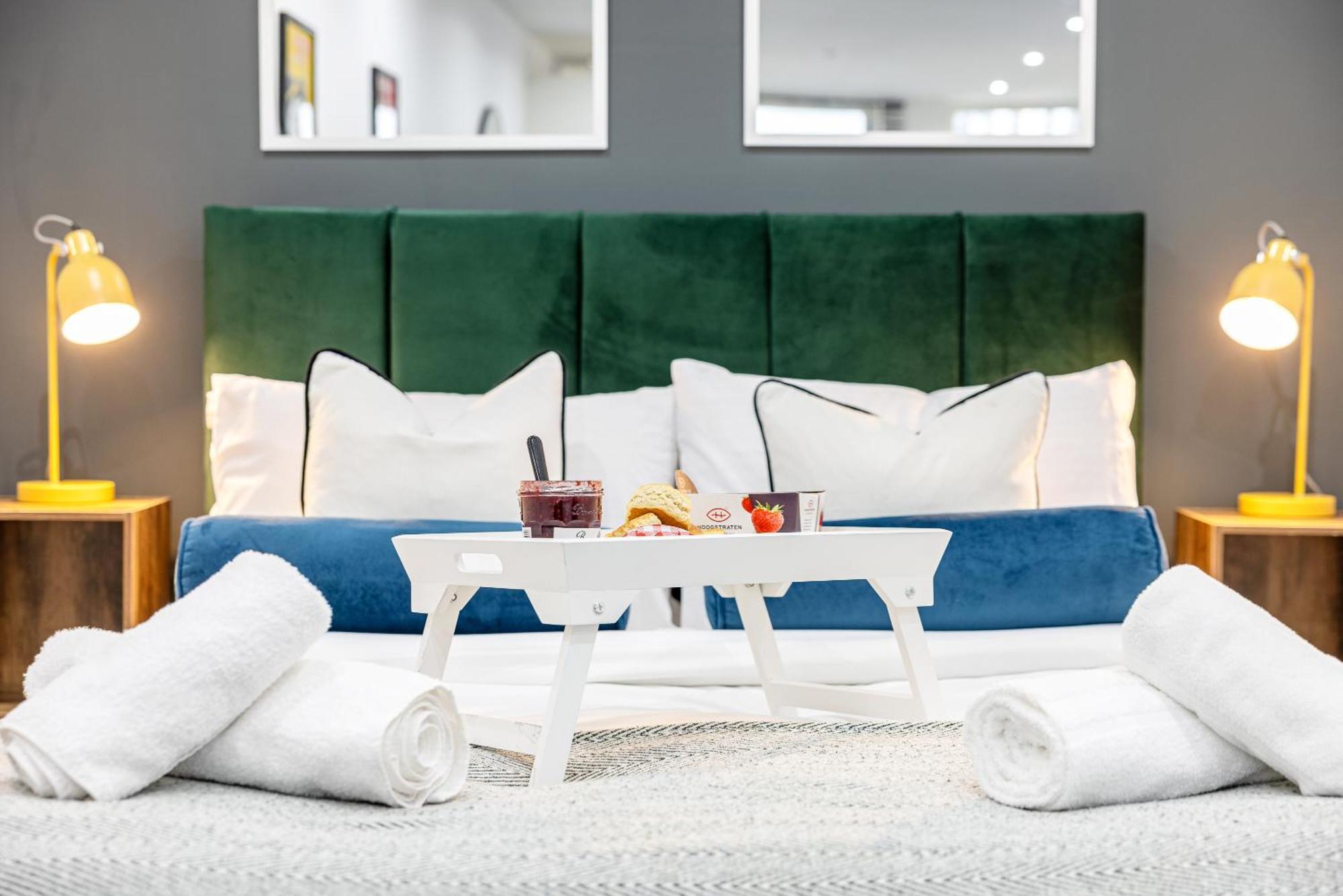 Rnm - Business Contractor & Proffesionals, Private Access & Entire Place, Kitchen & Washroom With Amenities, Smart Tv, Easy Access, Fast Wifi, Parking Nearby, Great Transport Links Apartamento *